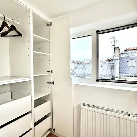 Opera Apartment *